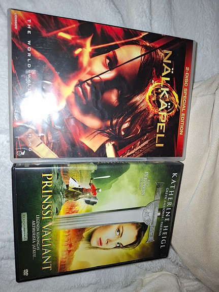 Nälkäpeli 2-Disc Special Edition ja Prinssi Valiant  DVD-elokuvat