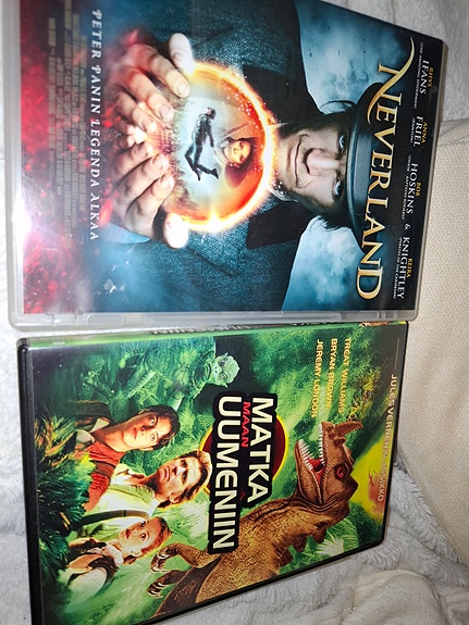 Neverland ja Matka Maan Uumenihin DVD-elokuvat