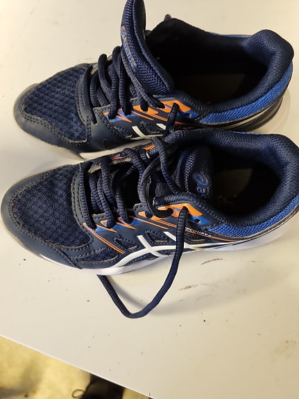 Asics lasten sisäpelikengät koko 33 tummansiniset unisex