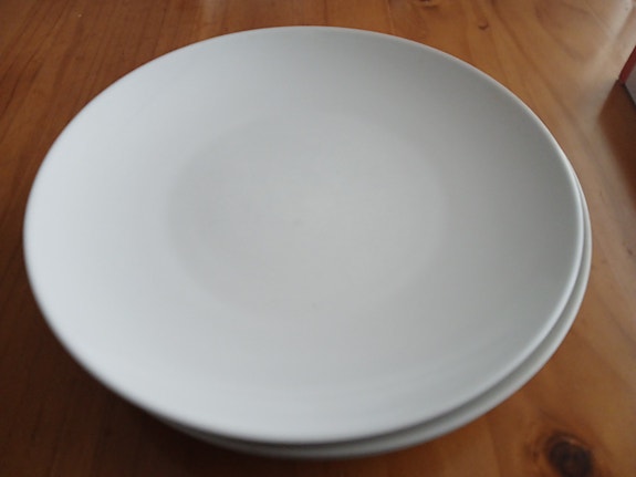 IKEA lautaset valkoinen