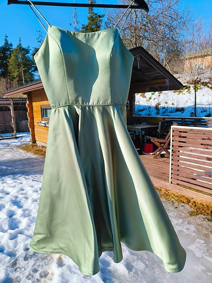 Kaunis vihreä juhlamekko
