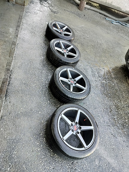 Kesärenkaat vanteilla 225/45/r17 5x112 66,1