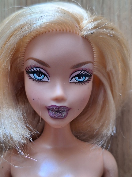 Myydään Barbie My Scene Bling Bling Bikini Kennedy nukke