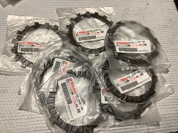 537-16321-00 kytkinlevy Yamaha SR125,XT125,TW125