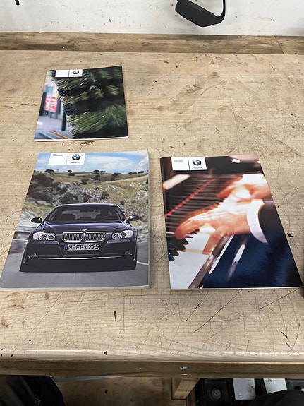 BMW E9x 3-sarja Sedan/Touring käyttöohjekirja kotelolla