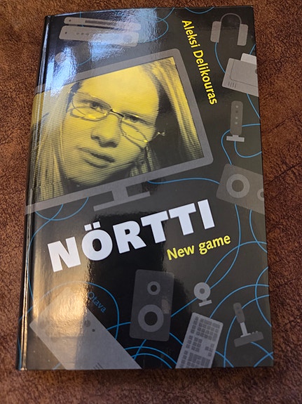 Aleksi Delikouras Nörtti New game kirja kovakantinen