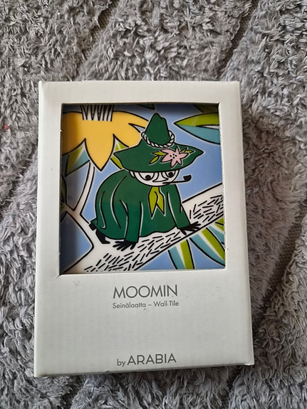 Muumi seinälaatta, nuuskamuikkunen