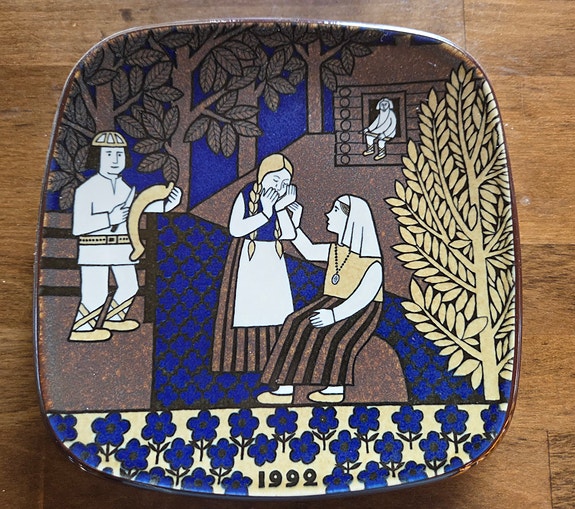 Arabia Kalevala vuosilautanen 1992 keramiikka sininen