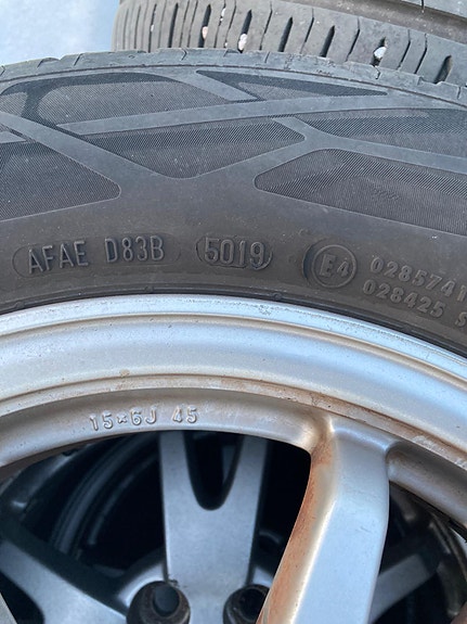 Toyota vanteet  R 15 195/65 Continental  EccoContact 6