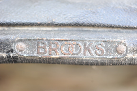 Brooks satula