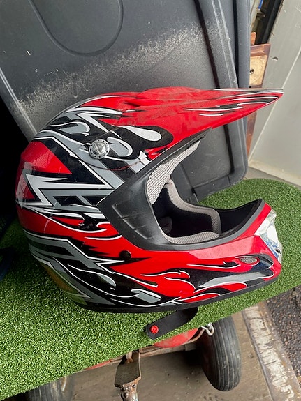 More motocross-kypärä L punainen musta valkoinen