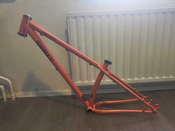 Surly Karate Monkey runko+ohjauslaakeri. S-koko.