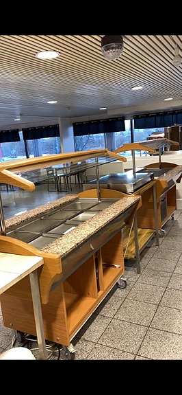 Restaurant food-serving equipment