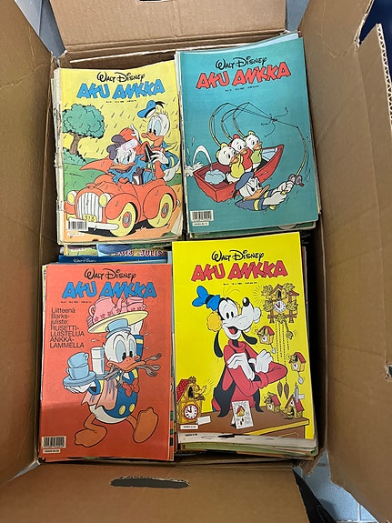 Walt Disney Aku Ankka sarjakuvalehdet(yli 1000-lehteä)