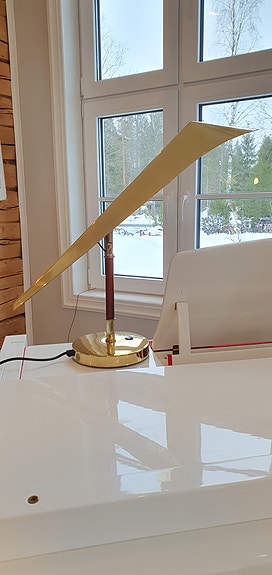 Kt-valaistus Design pöytävalaisin
