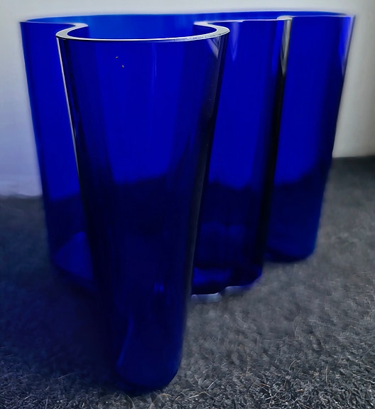 Iittala Aalto maljakko sininen lasi korkeus 120 mm