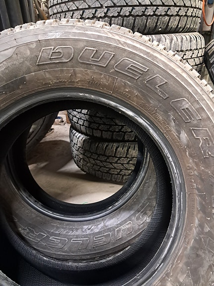 Bridgestone 265/65-17