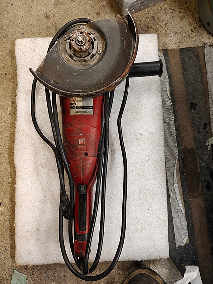 Milwaukee AG 21-230 E Kulmahiomakone