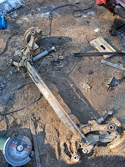 Peugeot 206 korjattu taka-akseli