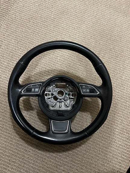 Audi A6 C7 Ohjauspyörä / ratti