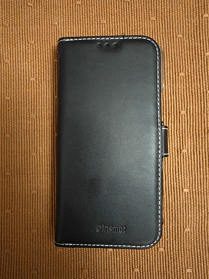 Apple iPhone 12 lompakkokotelo, musta