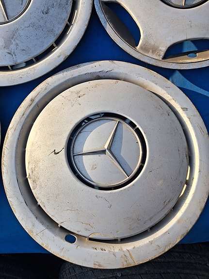 Mercedes pölykapseleita kympillä kaikki