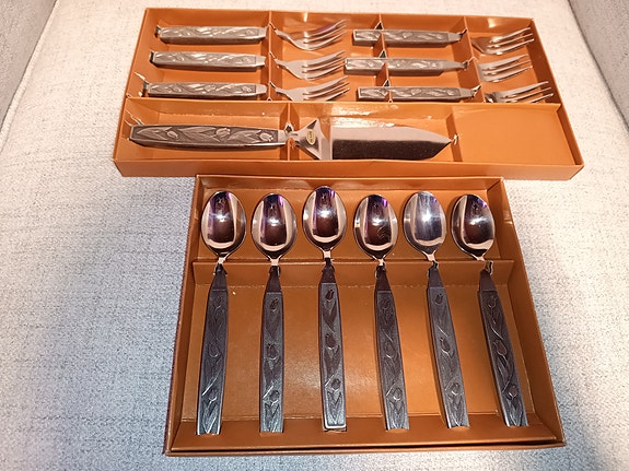 Japanilainen "Tea Time Set"  6 ja 7 osaa