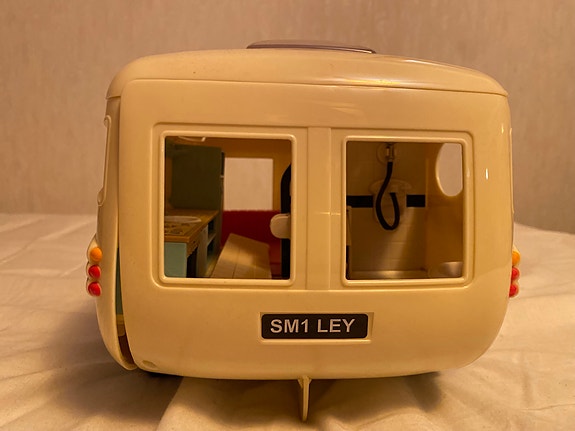 Sylvanian Families iso asuntoauto (ovh. 89,95)