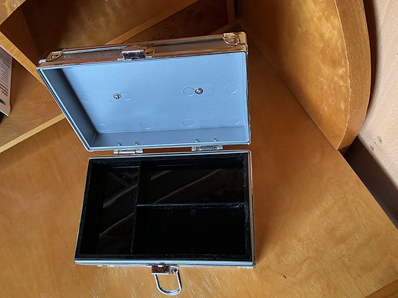 Product image 8 of 9