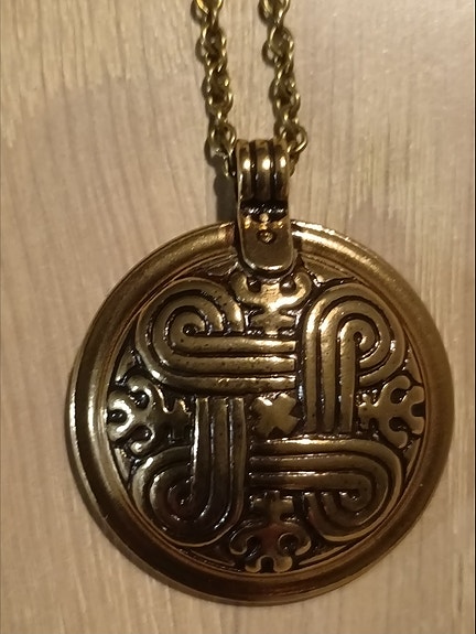 Kalevala Koru Hannunvaakuna riipus, pronssia