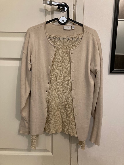 Vila neuletakki XS beige ja h&m pitsipaita S