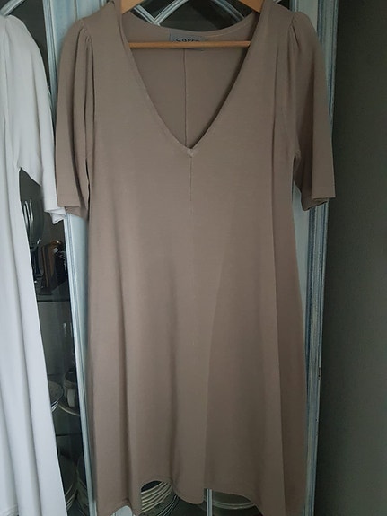 Soaked in Luxury Beige Neulemekko
