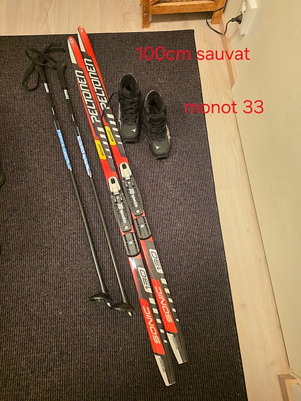 Lasten Peltonen hiihtopaketti, pitopohjasukset 130cm, monot 33 ja sauvat 100cm