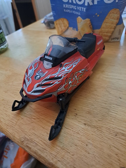 Yamaha SRX pienoiskelkka (paristot)