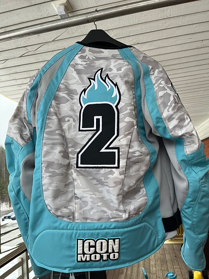 Product image 2 of 3