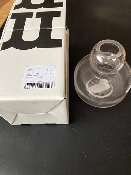 Marimekko, Wirkkala, Sarpaneva Design maljakot ym.