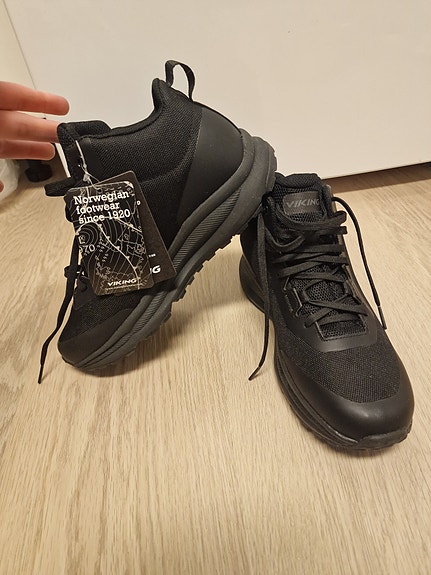 Raahe, Pyhäjoki. Kengät 38 / 39 Viking nilkkurit