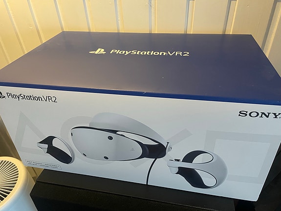 Sony PlayStation PSVR2 virtuaalilasit ja ohjaimet