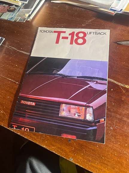 Toyota Corolla T-18 Liftback TE72-esite