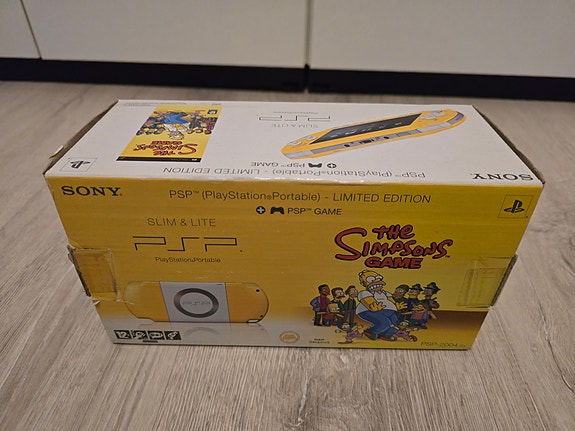 Sony PSP Slim & Lite The Simpsons Game -erikoisversio pelikonsoli