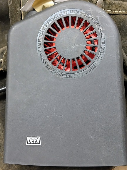 Auton sisätilanlämmitin DEFA 1350 W