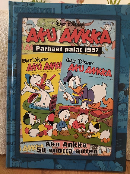Aku Ankka Parhaat palat 1957 - kovakantinen kokoelmakirja