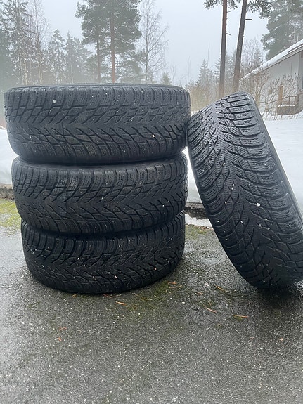 Nokian hakkapeliitta R3 215/55/17