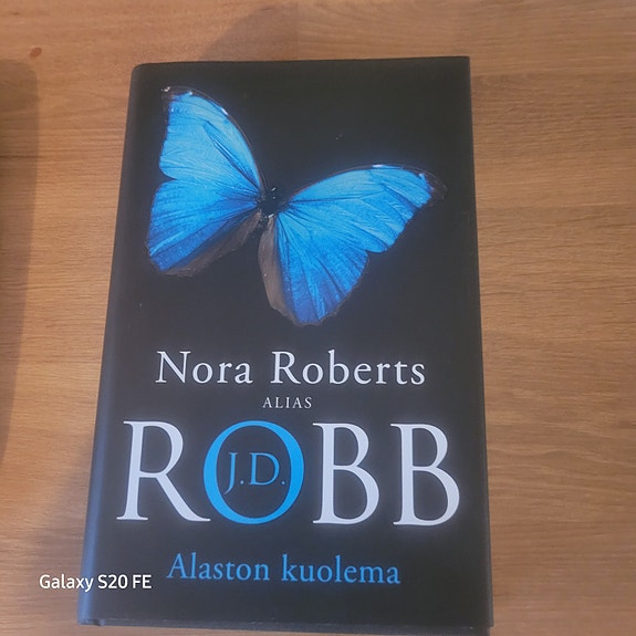 Nora Roberts alias J.D. Robb Alaston Kuolema