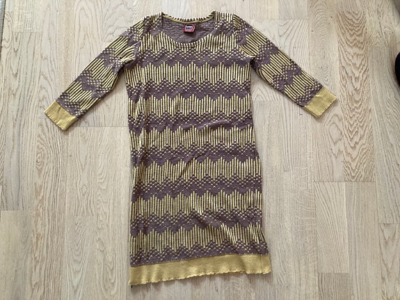 Kaino neulemekko XS