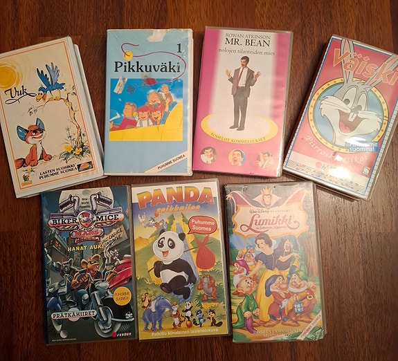 Vhs kasetit kerralla