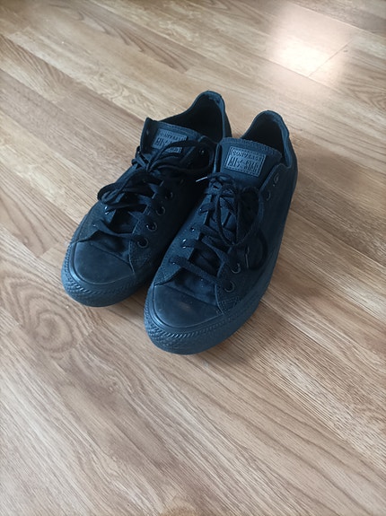 Converse kengät 46