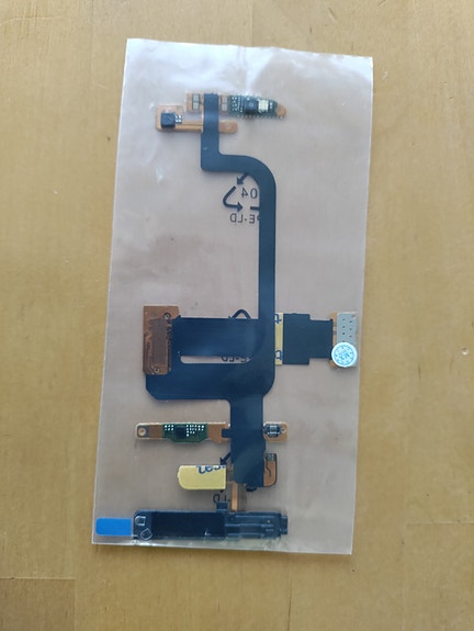 Nokia C6-00 puhelimen lattakaapelimoduuli