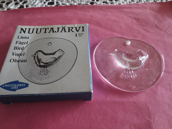 Nuutajärvi Lasikoriste, Lintu