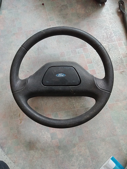 Ford ohjauspyörä